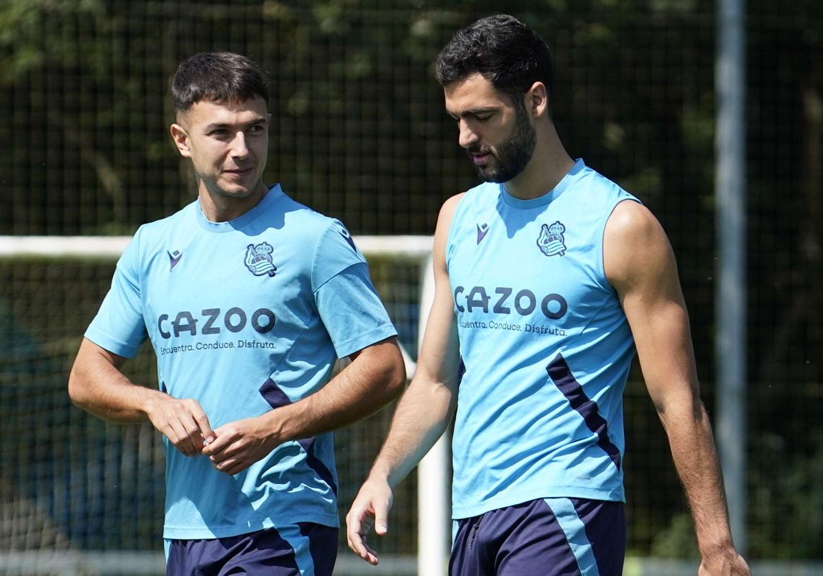 Zubimendi y Merino durante un entrenamiento en Zubieta