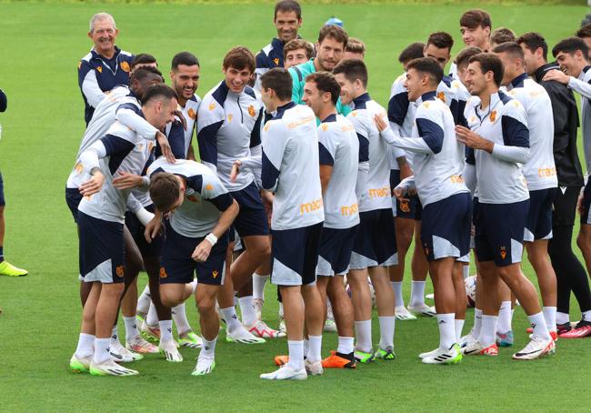 Tierney ha recibido la habitual ronda de collejas.