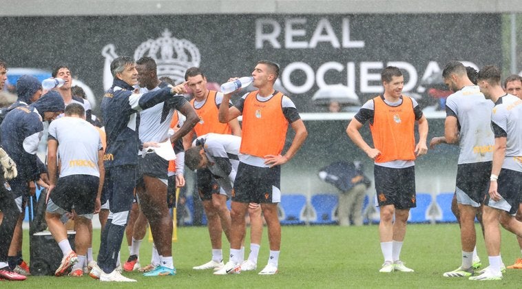 Real Sociedad: Pendiente de las salidas y de Odriozola