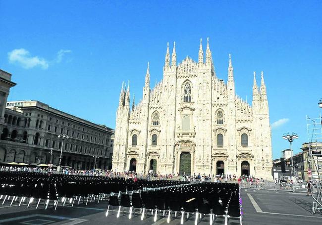 La catedral gótica del Duomo, símbolo milanés.