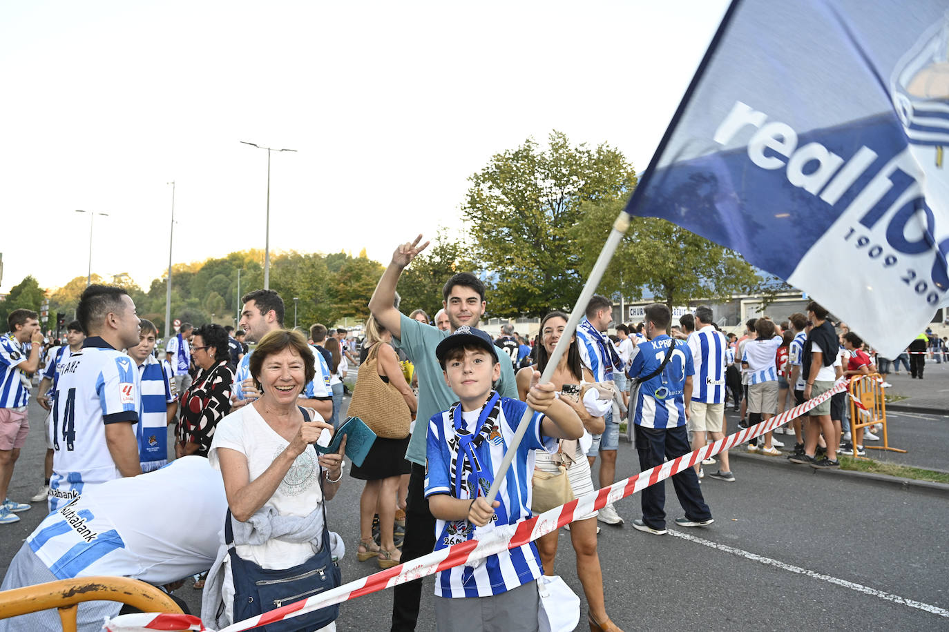 Ambiente magnífico en la previa del Real Sociedad-Athletic