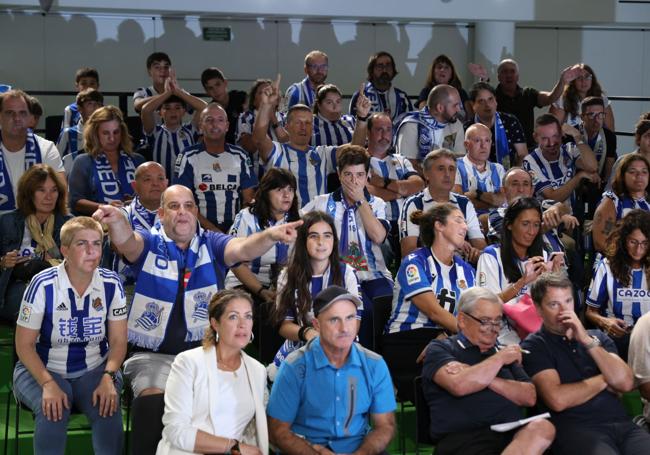 Ambiente en la grada DV