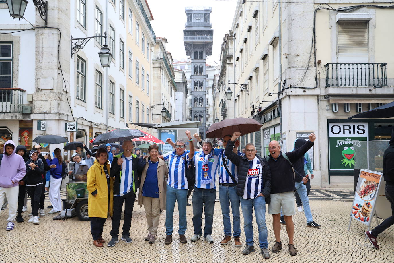 La afición txuri-urdin invade Lisboa