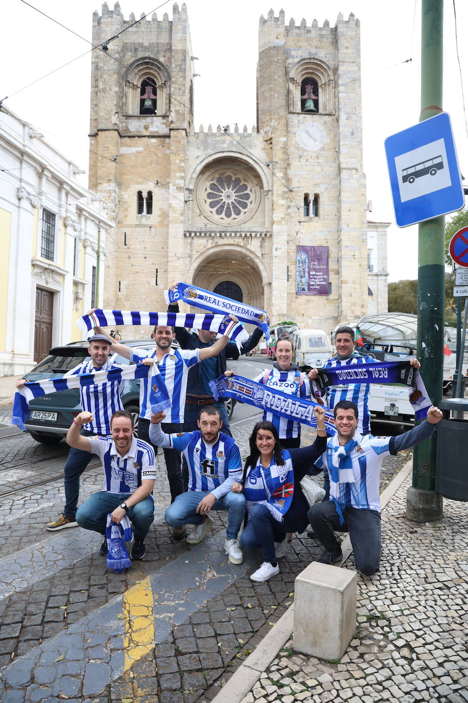 La afición txuri-urdin invade Lisboa