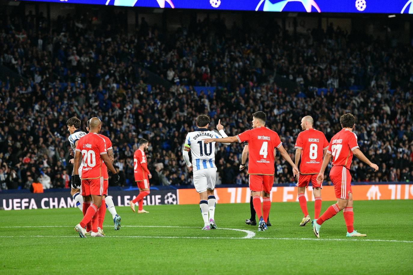 La mejores imágenes del Real Sociedad - Benfica