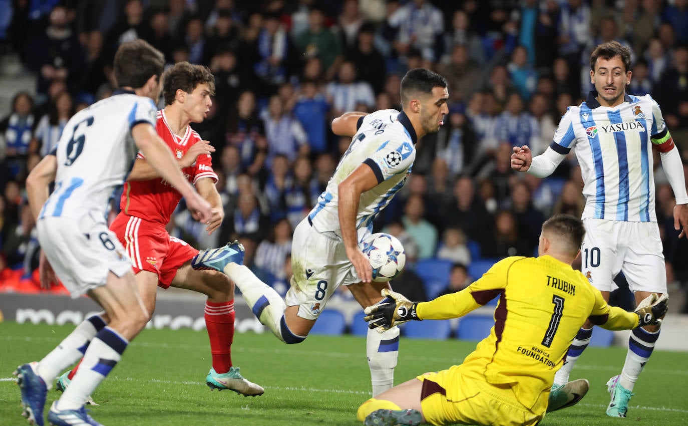 La mejores imágenes del Real Sociedad - Benfica