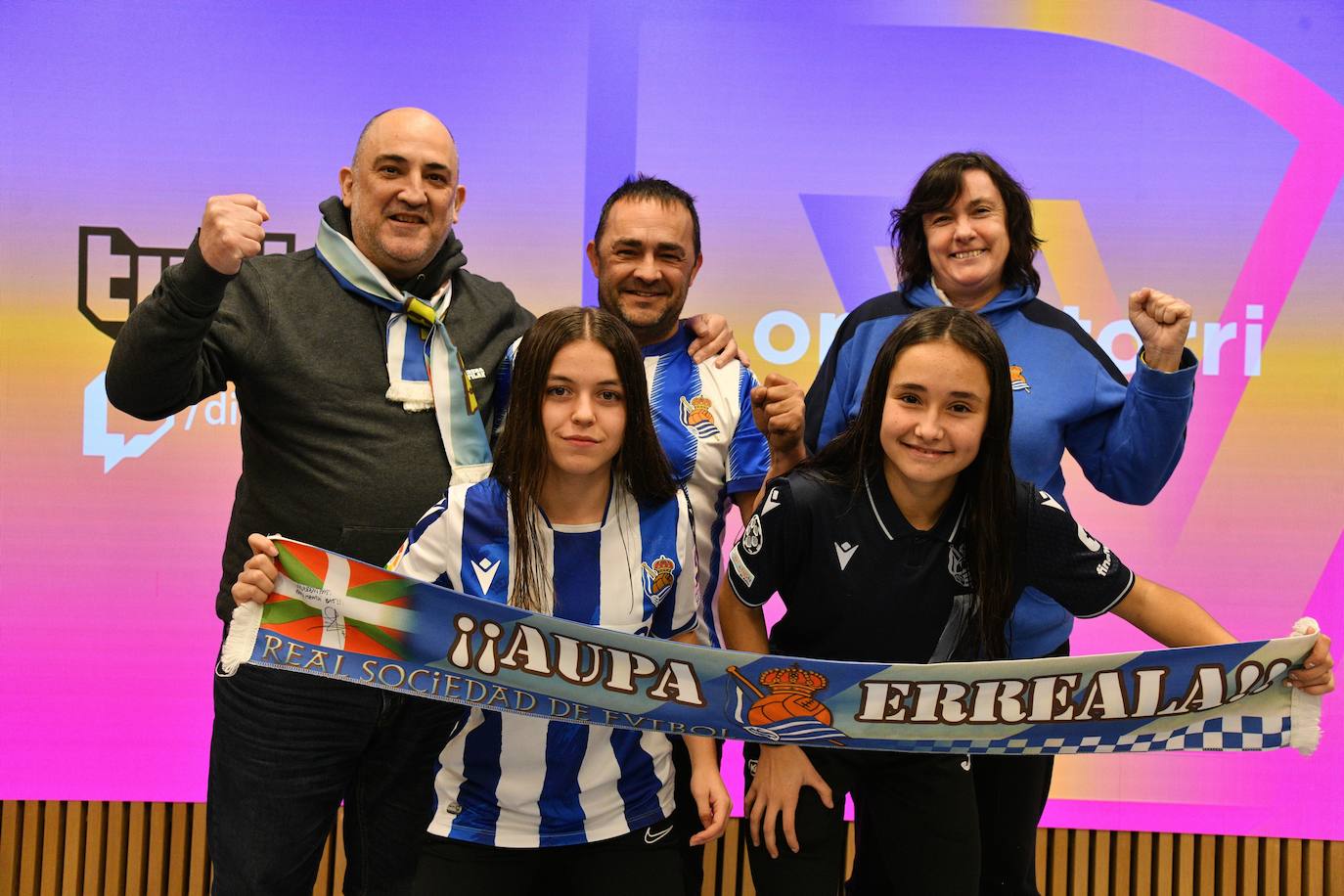 Santiago Lasa, Joxean Ubiria, Uxue Lasa, Nekane Labandibar y Oneka Moraza.