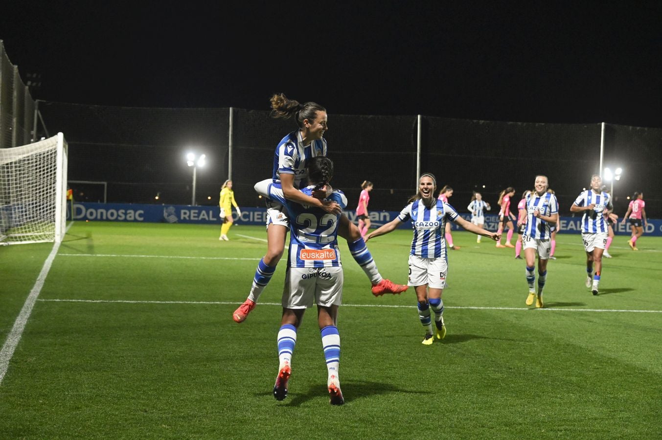 Fotos: Real Sociedad 2 - Alhama 1