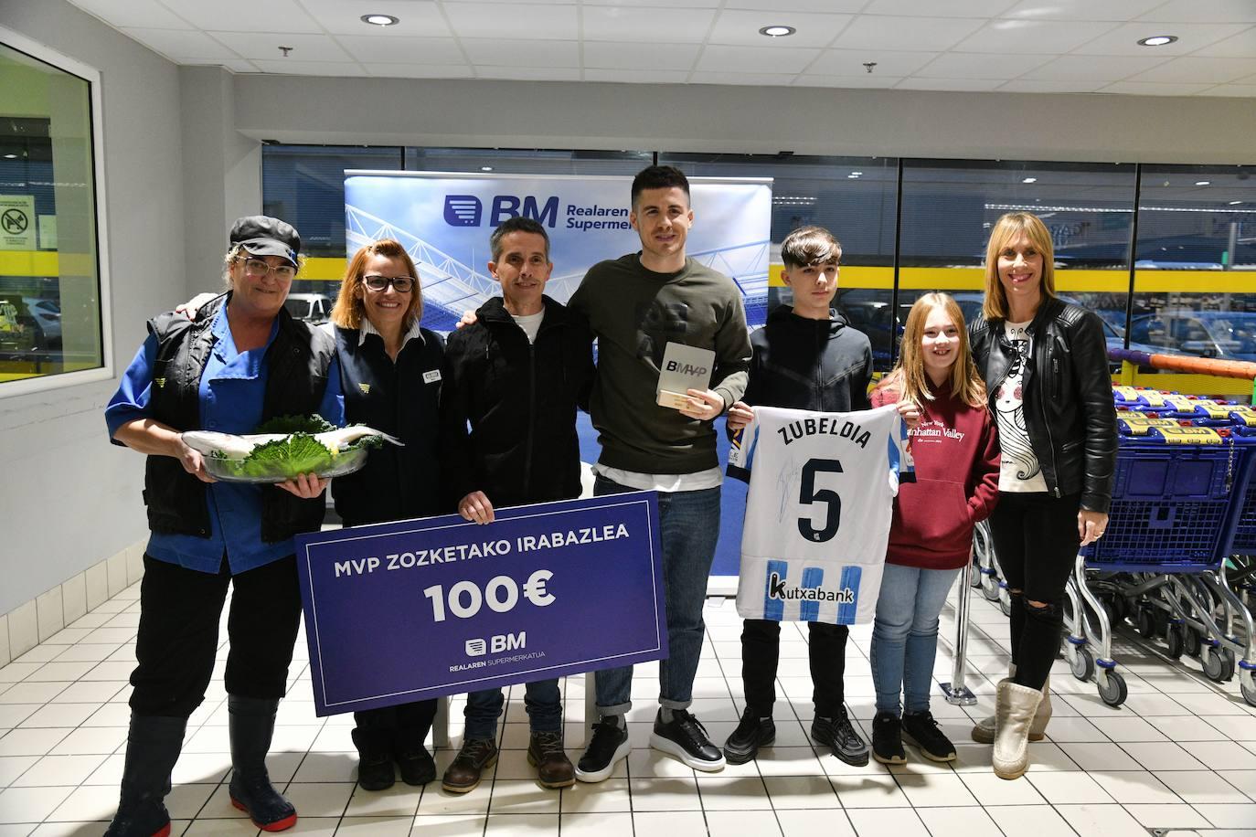 Baño de masas de Igor Zubeldia