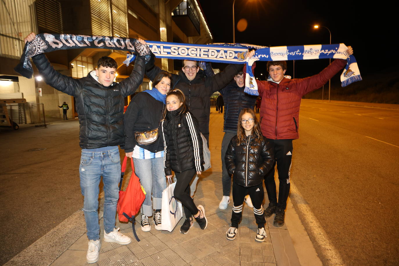 La afición de la Real no deja solo a su equipo