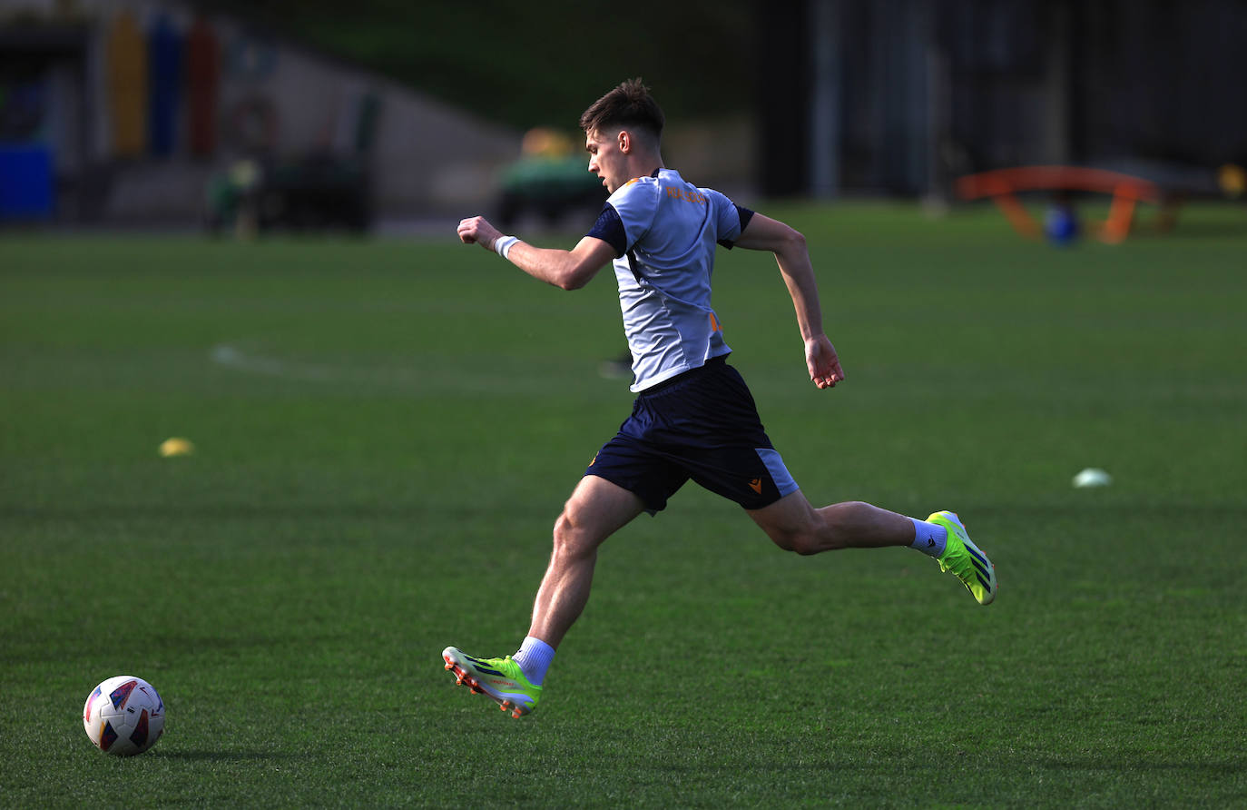 Tierney entrena en solitario en Zubieta