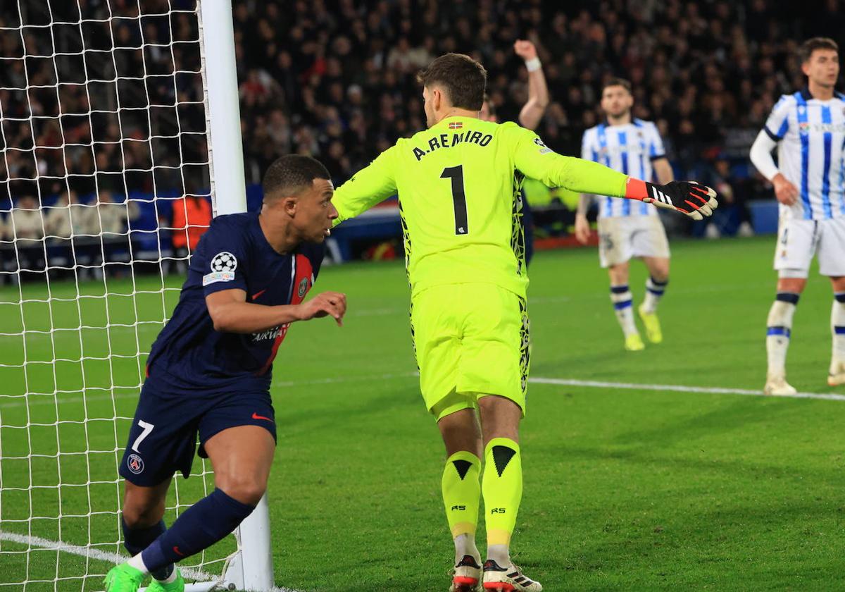Mbappé celebra el gol que abrió el marcador en el Parque de los Príncipes.