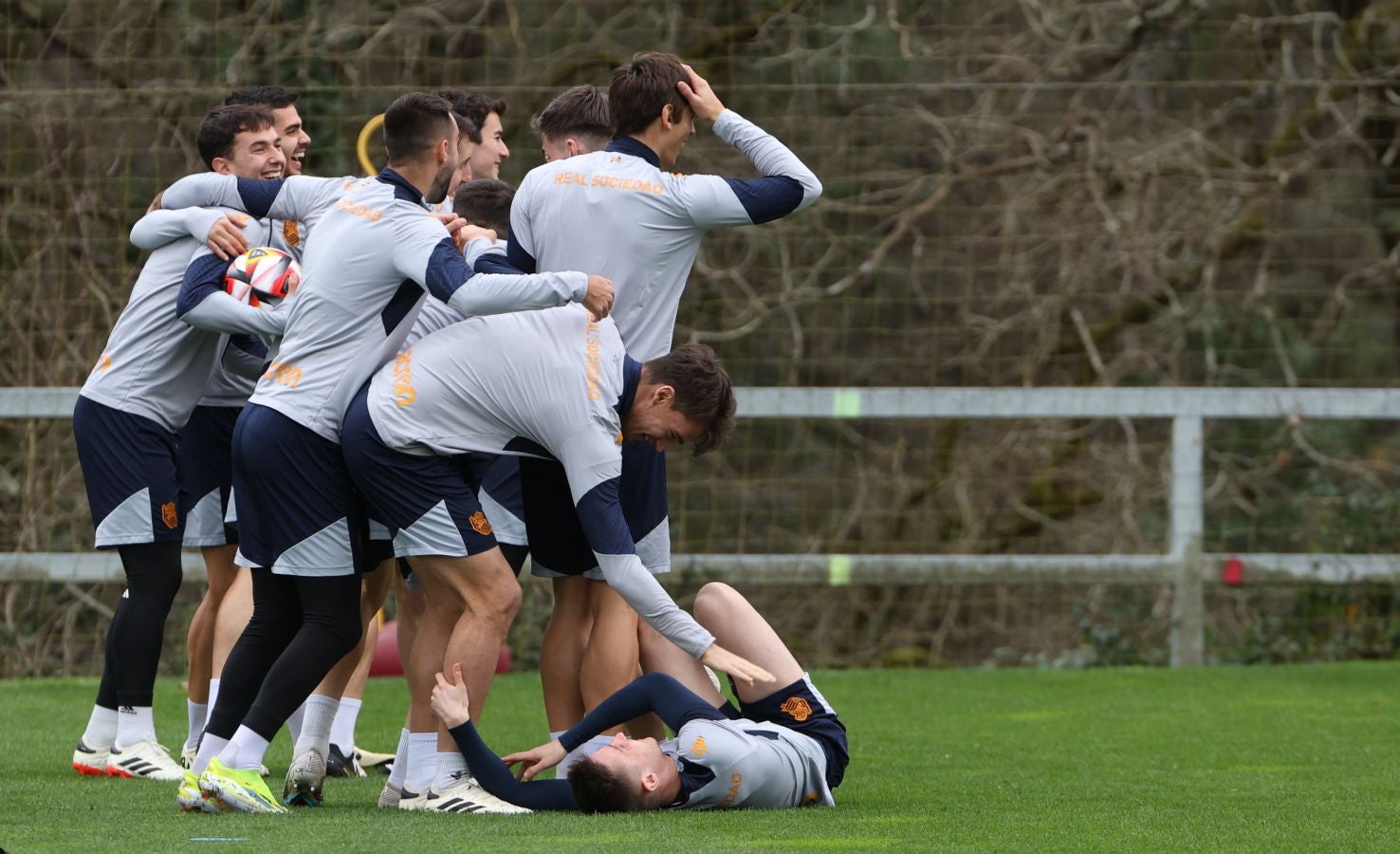 El último entrenamiento de la Real, en imágenes