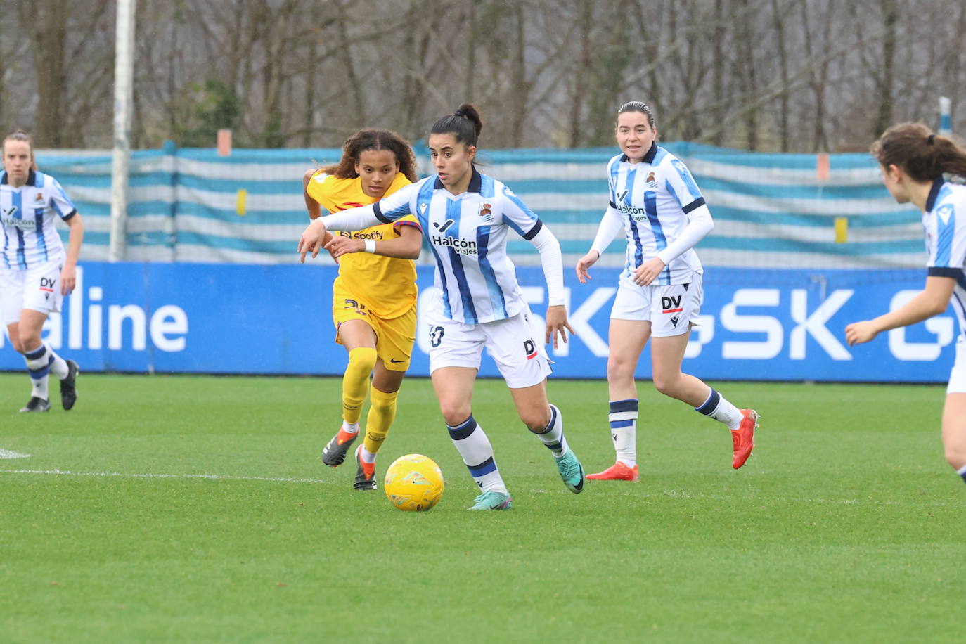 Las mejores imágenes del duelo entre la Real Sociedad y el Barcelona en Zubieta