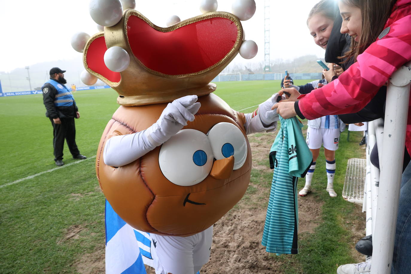 Las mejores imágenes del duelo entre la Real Sociedad y el Barcelona en Zubieta
