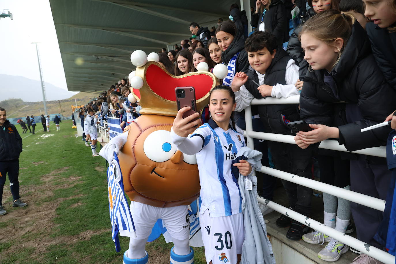 Las mejores imágenes del duelo entre la Real Sociedad y el Barcelona en Zubieta