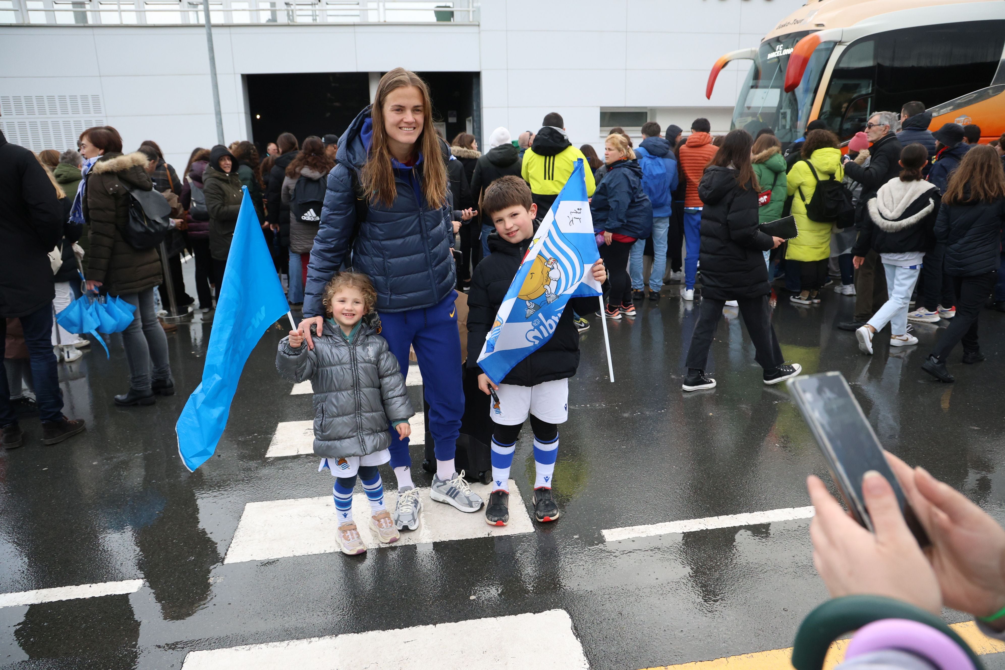 Irene Paredes se da un baño de masas en Zubieta