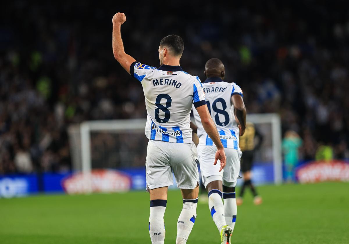 Merino celebra un gol.