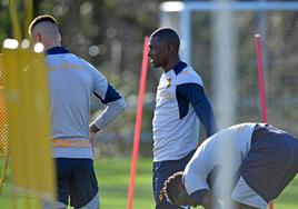 Traoré, con la mirada fija, en el transcurso de un entrenamiento en Zubieta.