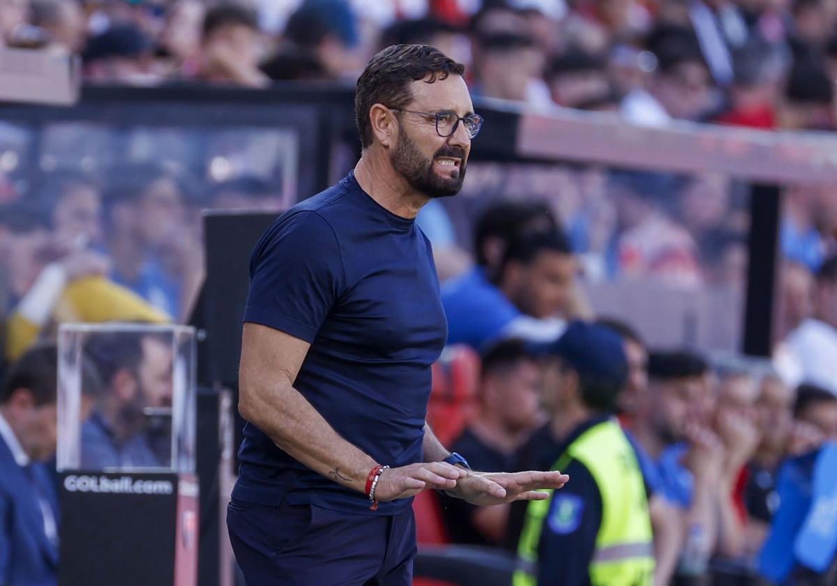 Bordalás pide calma desde su banquillo.