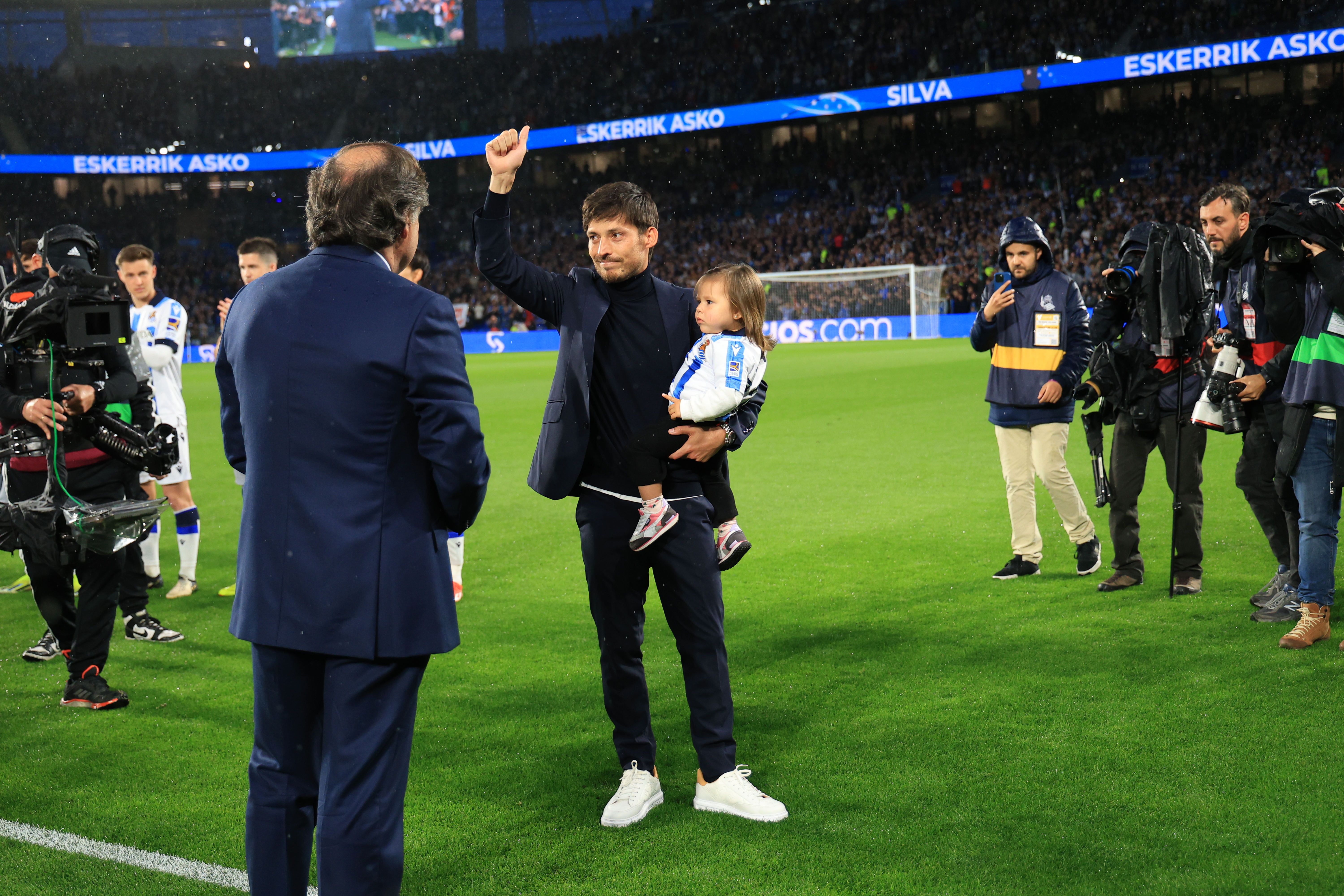 Mira las mejores imágenes del homenaje a David Silva