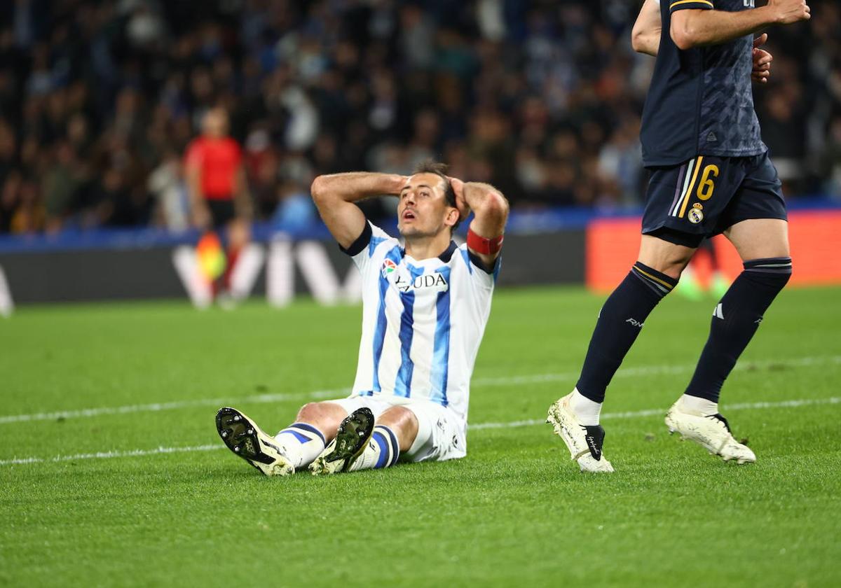 Oyarzabal se lamenta tras rozar el gol en la segunda parte.