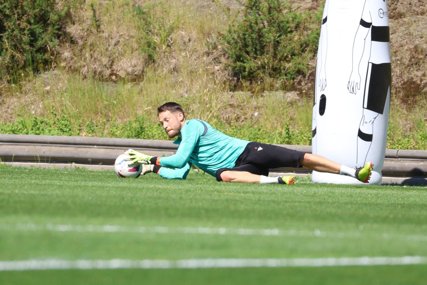 La Real entrena en Zubieta antes de medirse al Barcelona