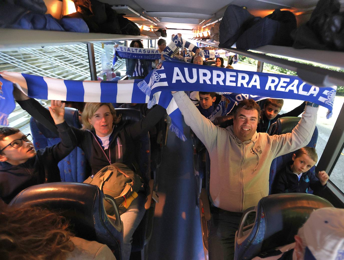 La afición txuri-urdin parte hacia Zaragoza