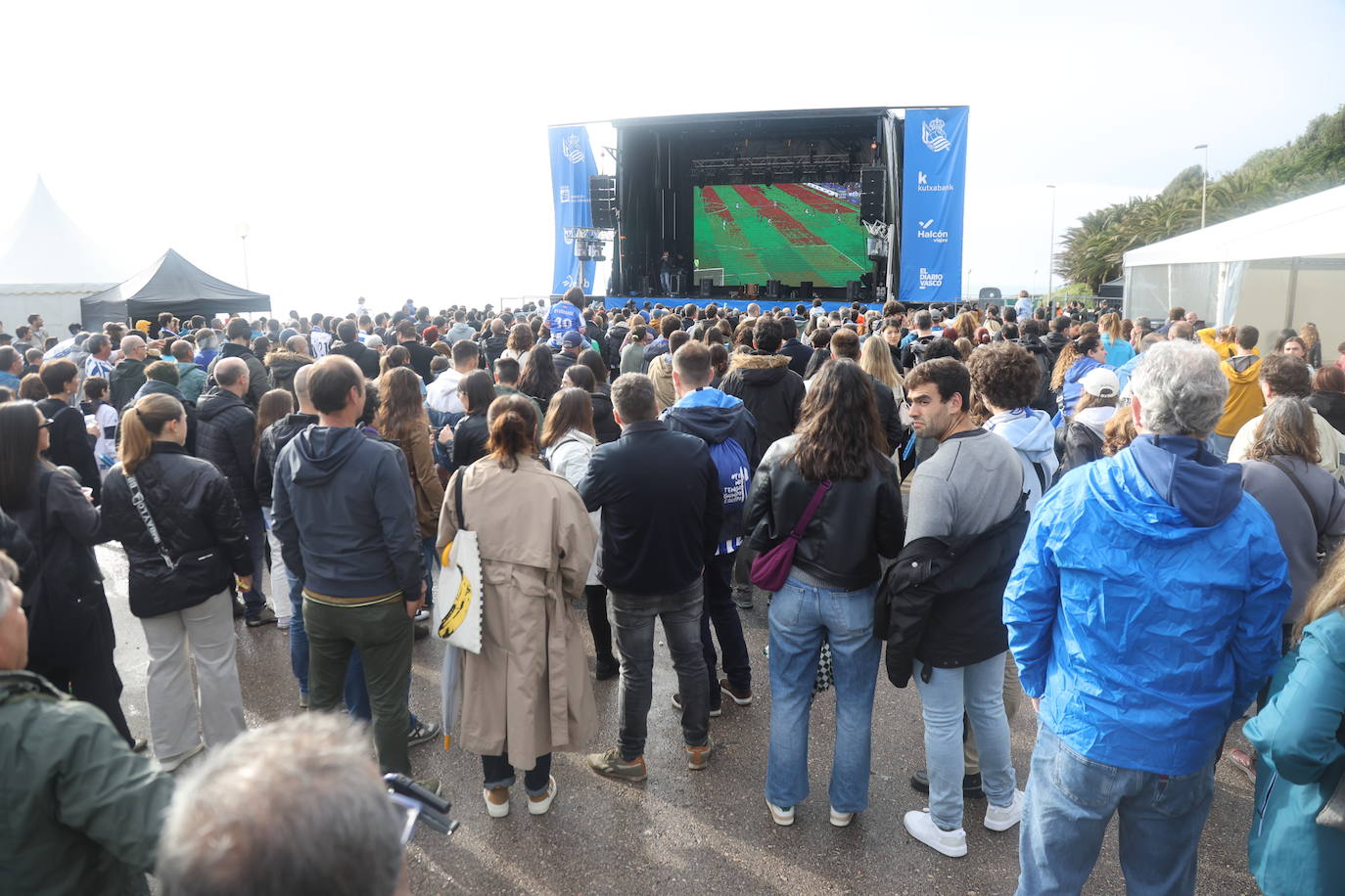 Gran ambiente en la fan zone de Sagüés