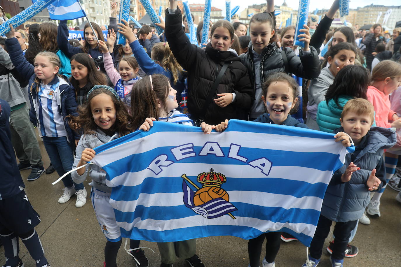 Gran ambiente en la fan zone de Sagüés