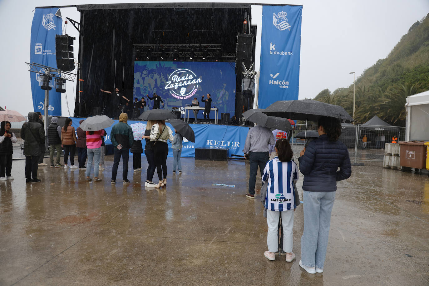 Gran ambiente en la fan zone de Sagüés