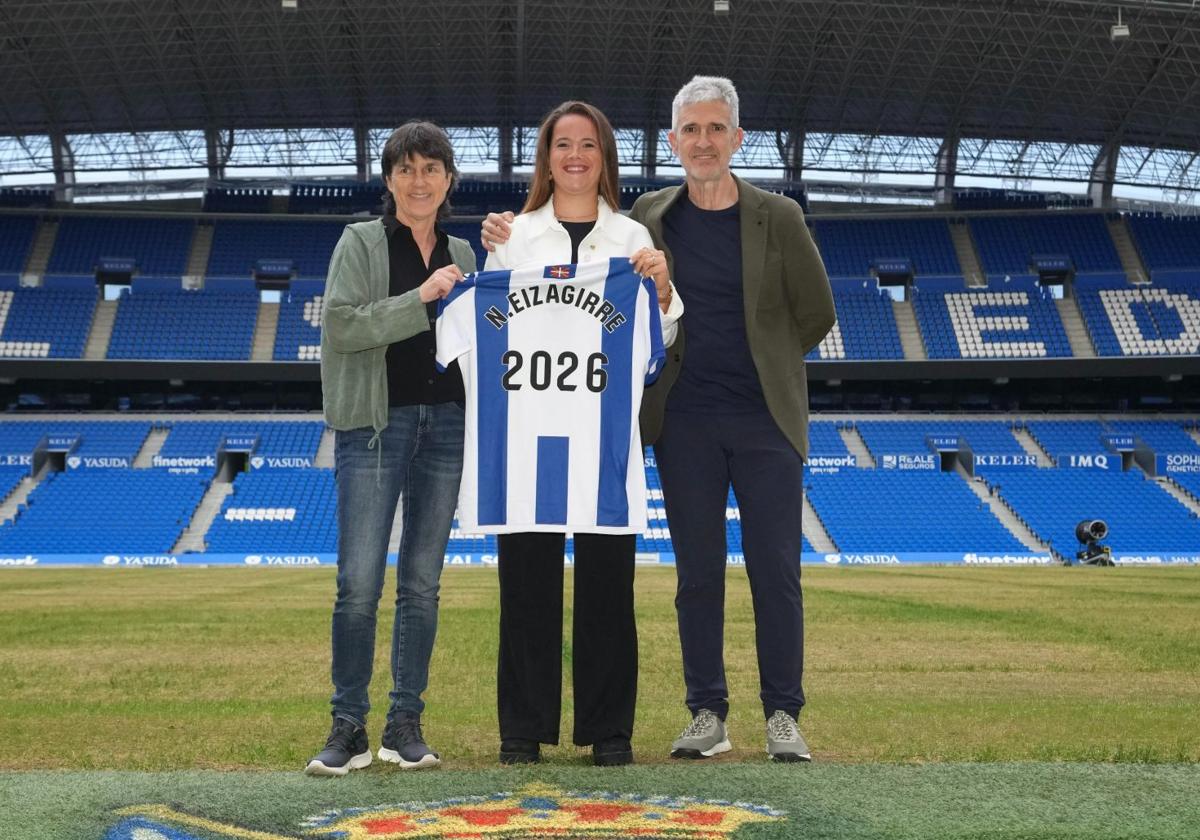 Garbiñe Etxeberria, Nerea Eizagirre y Roberto Olabe, en Anoeta.