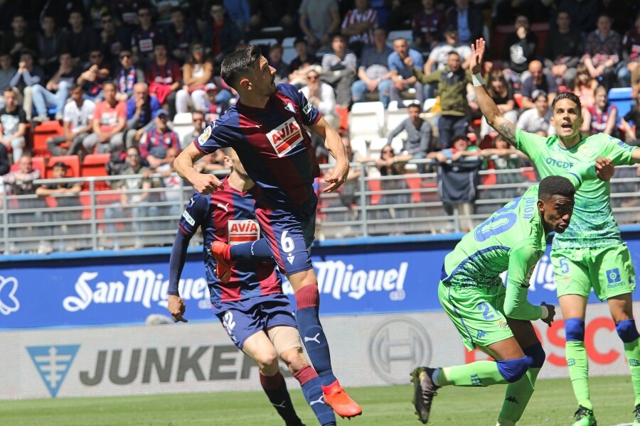 Cote ha adelantado al Eibar y sentencia el marcador (1-0) frente al Betis. 