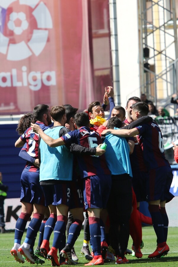 Cote ha adelantado al Eibar y sentencia el marcador (1-0) frente al Betis. 