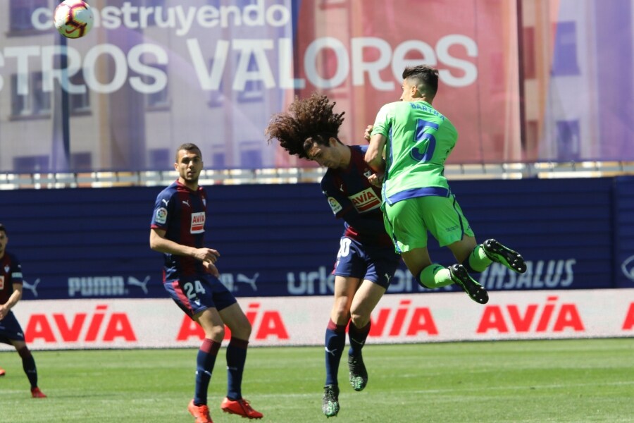 Cote ha adelantado al Eibar y sentencia el marcador (1-0) frente al Betis. 