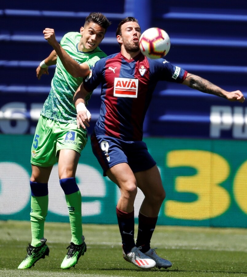 Cote ha adelantado al Eibar y sentencia el marcador (1-0) frente al Betis. 