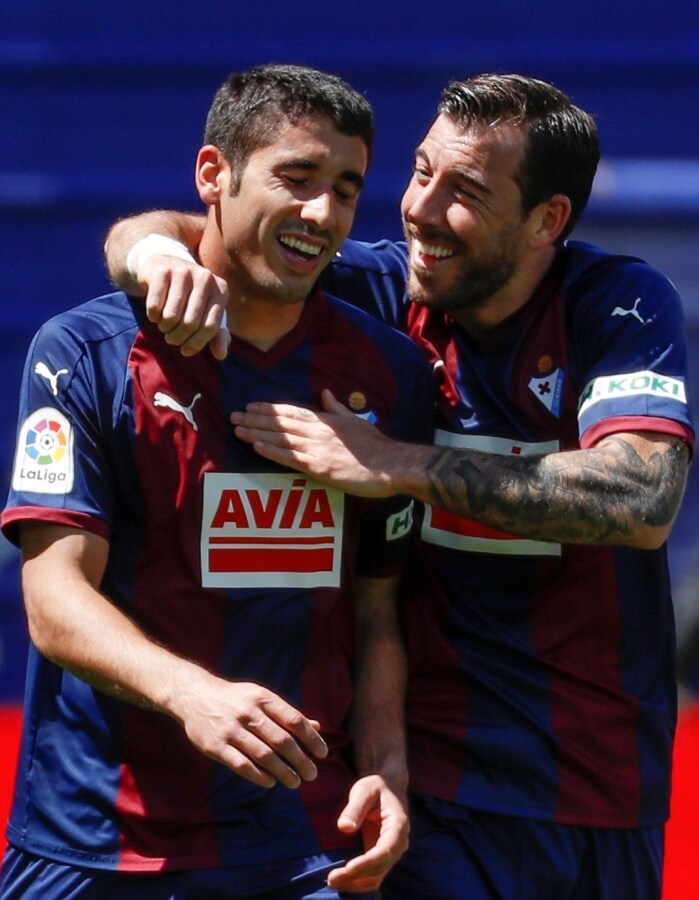 Cote ha adelantado al Eibar y sentencia el marcador (1-0) frente al Betis. 