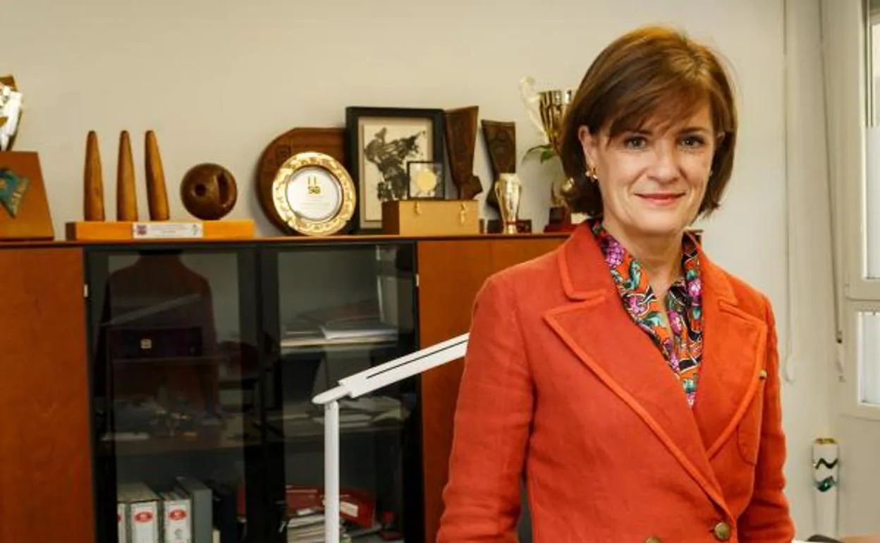 Amaia Gorostiza, presidenta de la SD Eibar, en su despacho en las oficinas del club.