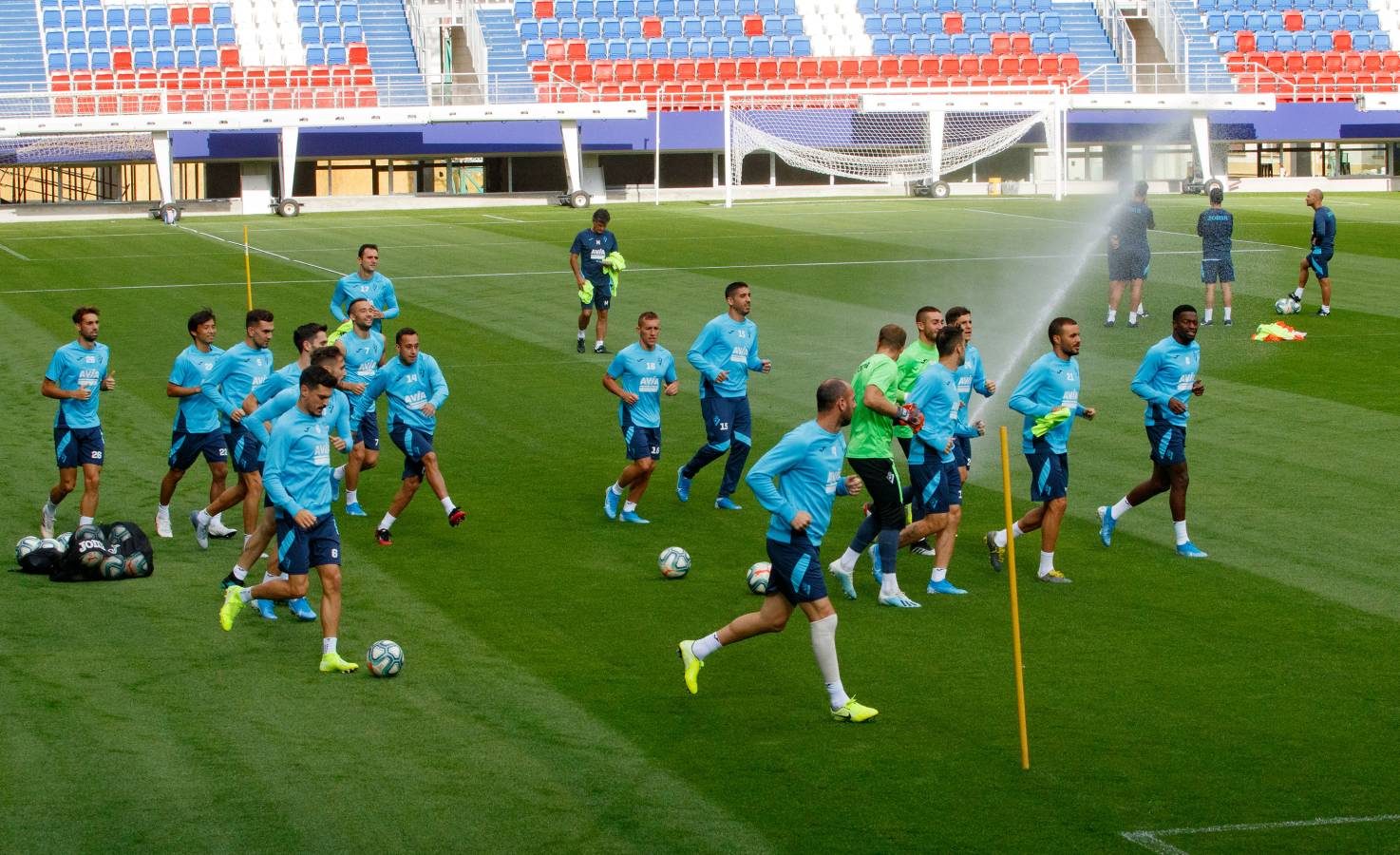 El conjunto armero ha desarrollado su entrenamiento del día en Ipurua, donde jugará este fin de semana por primera vez esta temporada.