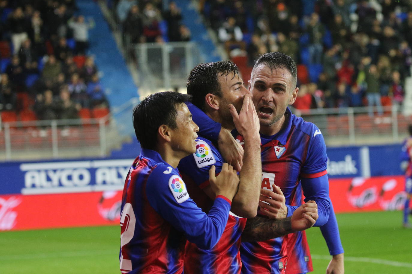 El Eibar se ha reecontrado con la victoria en Ipurua y ha vencido 3-0 al Granada.