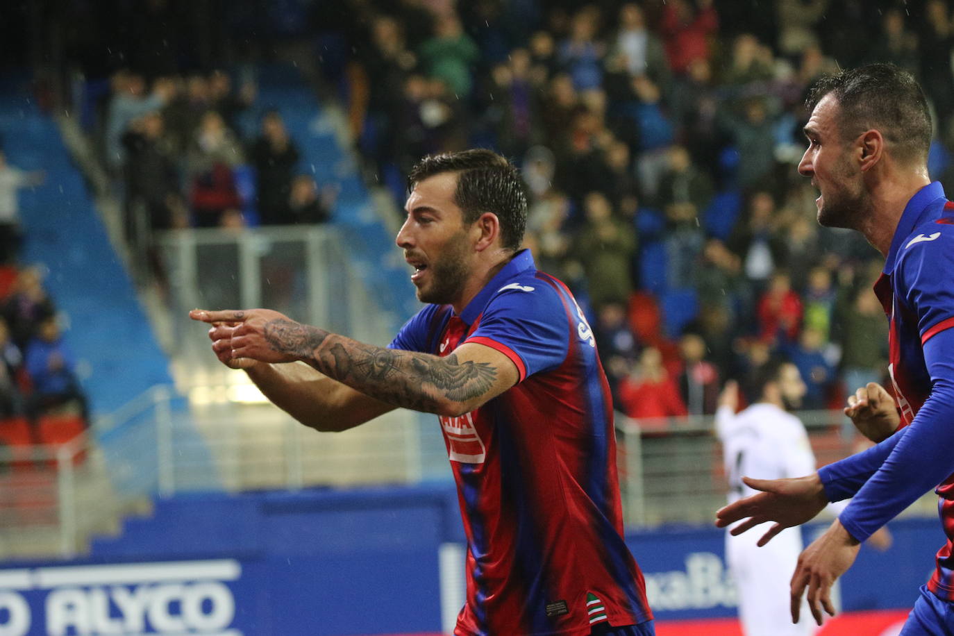 El Eibar se ha reecontrado con la victoria en Ipurua y ha vencido 3-0 al Granada.