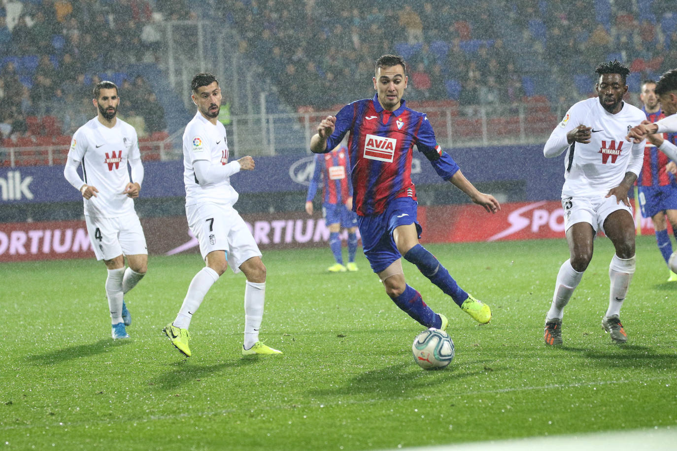 El Eibar se ha reecontrado con la victoria en Ipurua y ha vencido 3-0 al Granada.