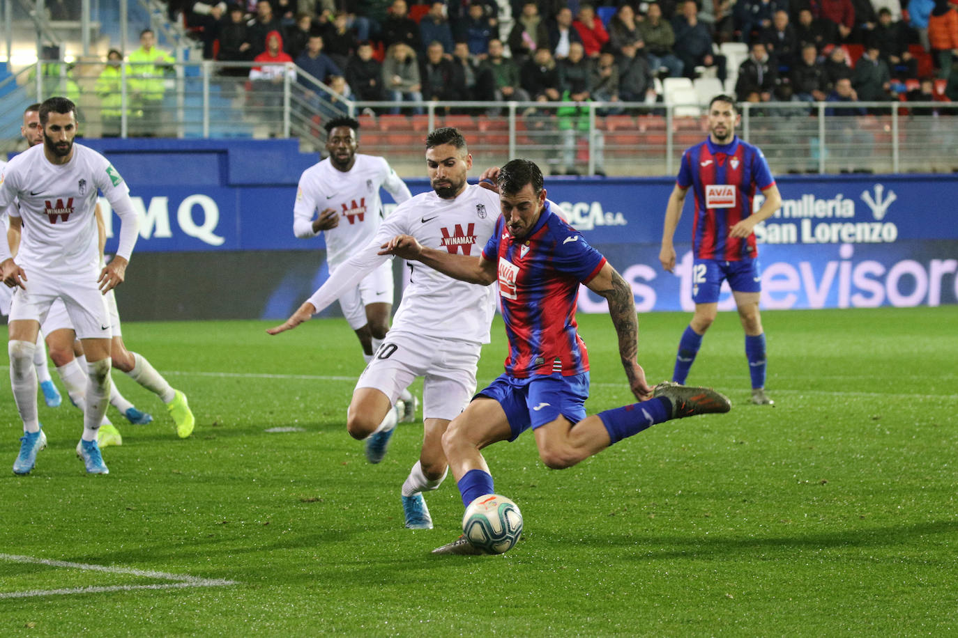 El Eibar se ha reecontrado con la victoria en Ipurua y ha vencido 3-0 al Granada.