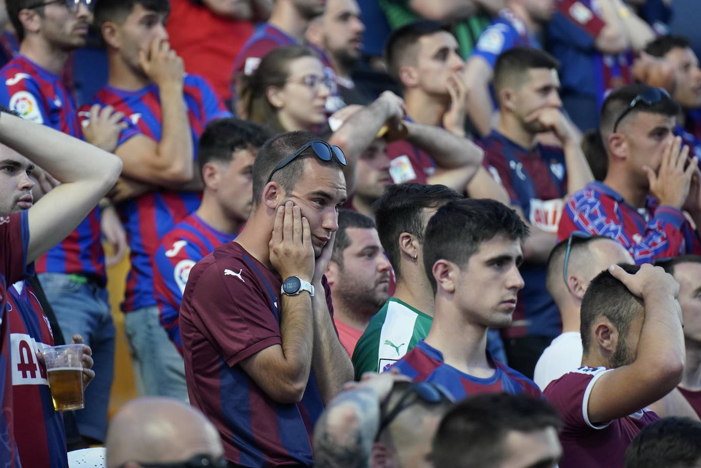 Fotos: Así se vivió en Eibar el intento frustrado de ascenso a Primera