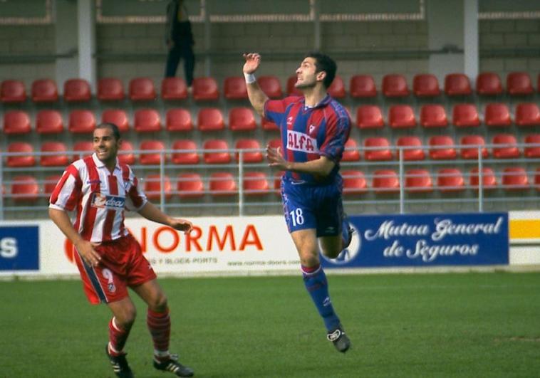 Matxon en Ipurua ante el Atlético de Madrid, ganó el Eibar 2-1 en la temporada 00/01 en Segunda.