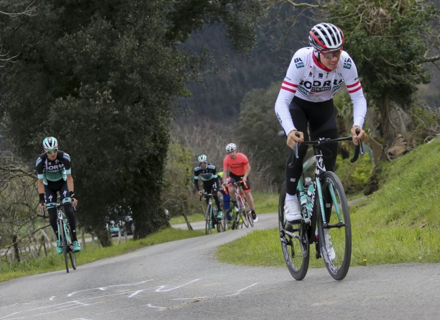 Los equipos de la Vuelta al País Vasco 2018 analizaron el recorrido de la carrera al detalle