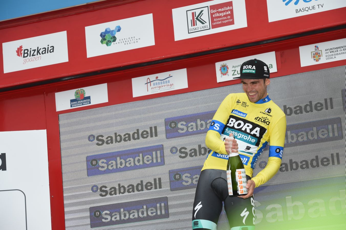 El alemán Maximilian Schachmann (Bora) ha ganado la contrarreloj de Zumarraga y se convierte en el primer líder de la Vuelta al País Vasco 2019.