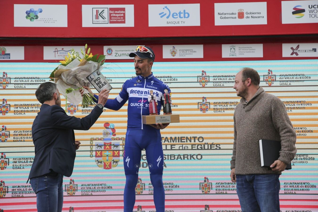 El pelotón de la Itzulia recorre los 149,5 kilómetros de le segunda etapa entre Zumarraga y Gorraiz.