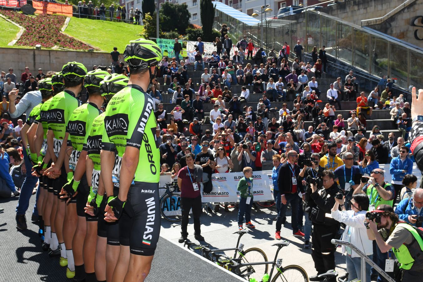 La última etapa de Vuelta al País Vasco, con salida y llegada en Eibar, consta de 118,2 kilómetros y los ciclistas deberán subri seis puetos de montaña.