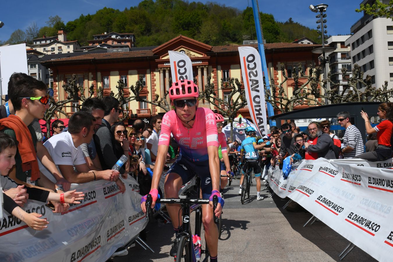 La última etapa de Vuelta al País Vasco, con salida y llegada en Eibar, consta de 118,2 kilómetros y los ciclistas deberán subri seis puetos de montaña.